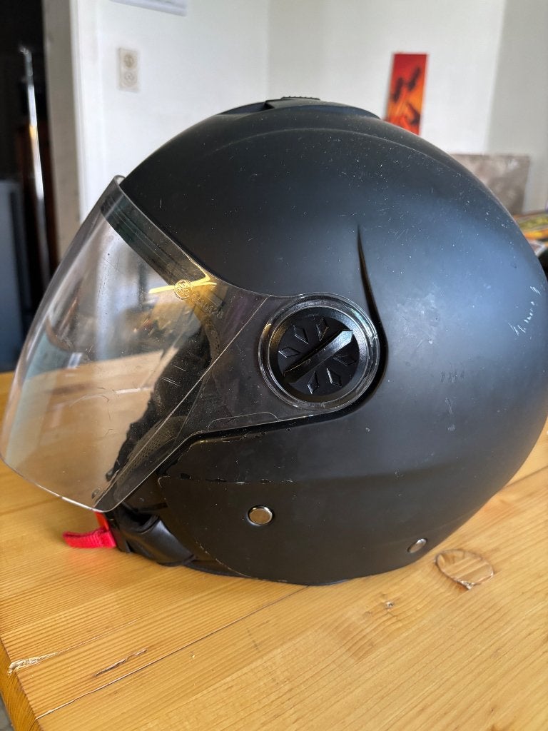 Brommerhelm / scooterhelm, Fietsen en Brommers, Brommerhelmen, Ophalen, Zo goed als nieuw, Medium, Vitto