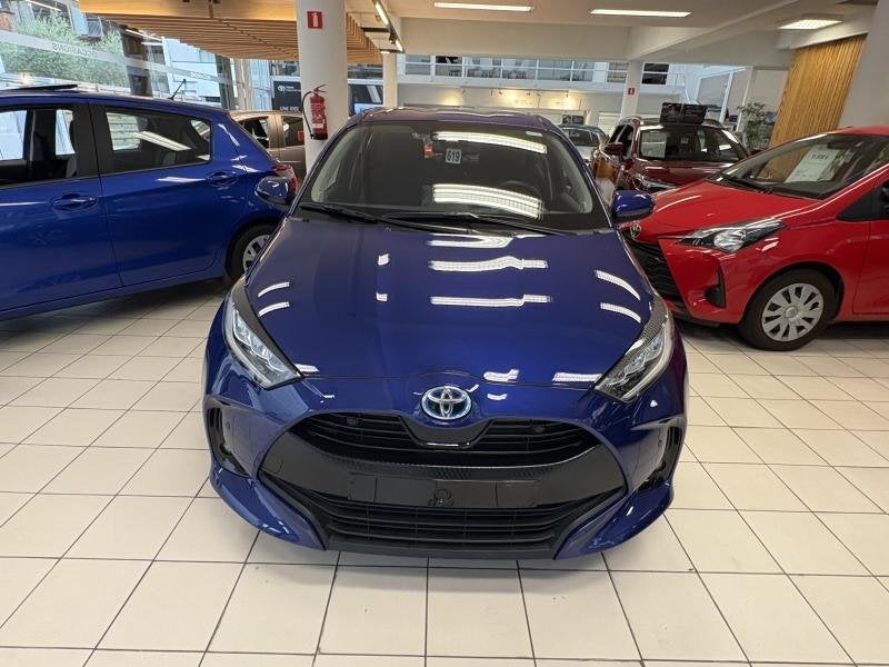 Toyota Yaris IV, Euro 6, https://public.car-pass.be/vhr/1c49f2e2-2269-41f4-93fe-c7465bb4347a, Noir, 5 portes