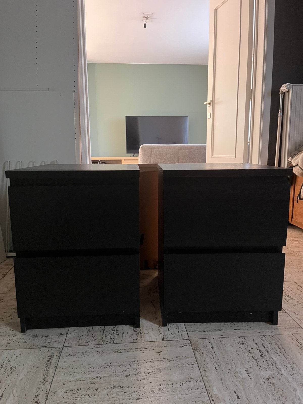 Tables de nuit ikea noires, Enlèvement, Utilisé