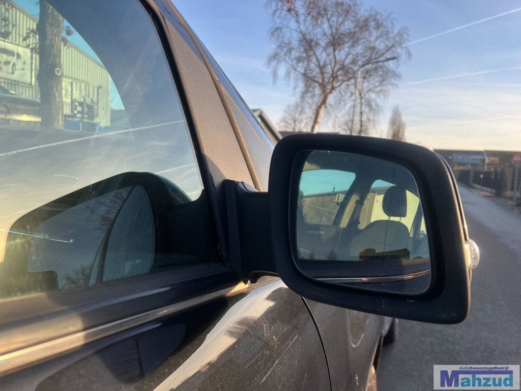 R troviseur droit noir 191 pour Mercedes Classe B W245 (2004, Mercedes-Benz AG, Mercedes-Benz, Utilisé, Mercedesstrasse 120
70372  Stuttgart, DE