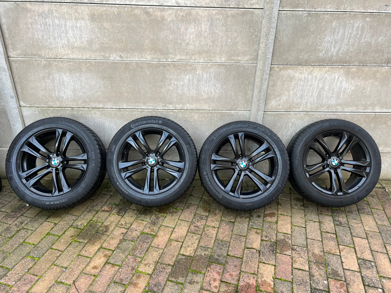 Winterset bmw x6 f16 mooie velgen en banden, Ophalen, Winterbanden, Band(en)