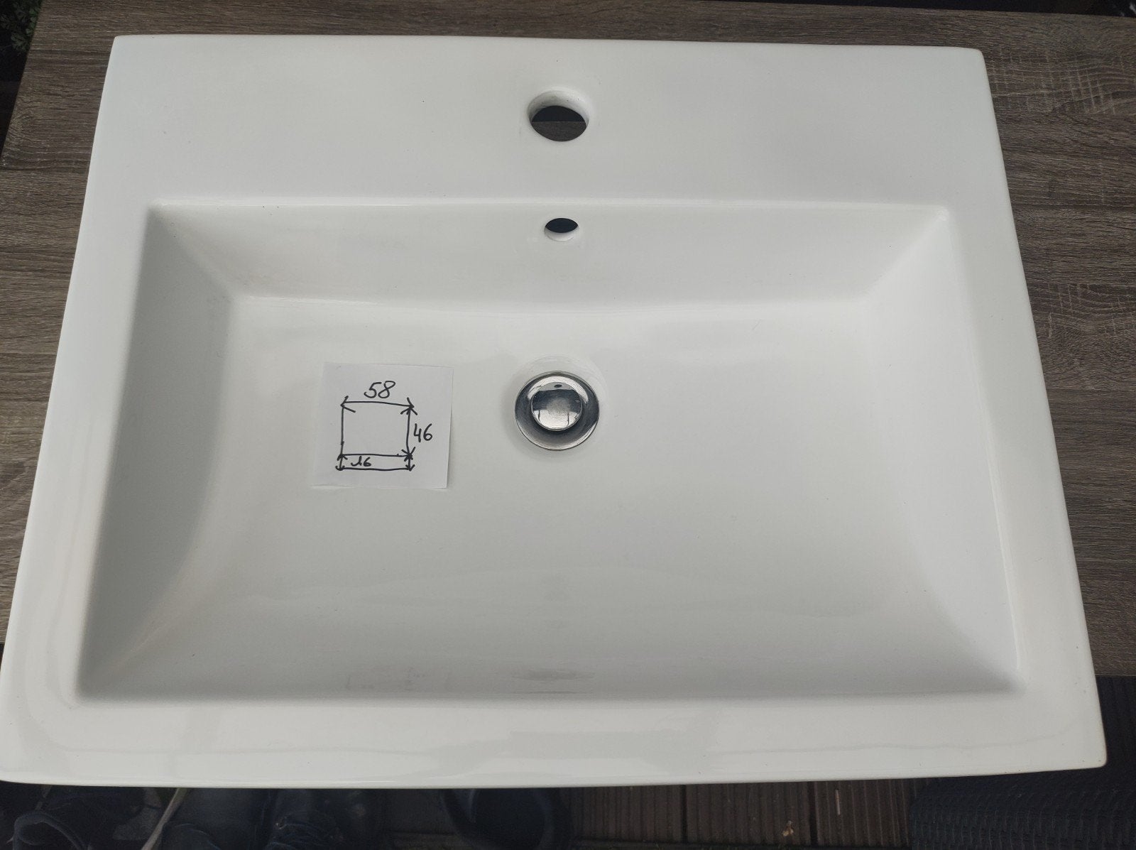 Grote lavabo, Enlèvement
