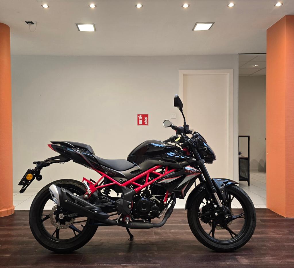 Benelli BN 125**2024**3.018km**Garantie, Motos, Entreprise, 125 cm³, Permis Moto A1 minimum, Naked bike