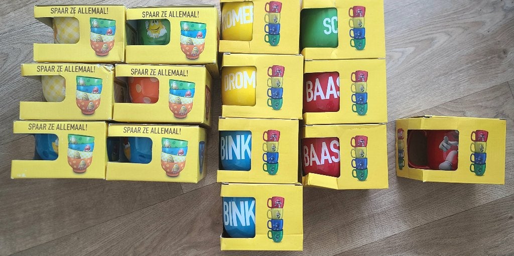 Lot de bols et mugs M&M's neufs. Bol, mug, bol, Collections, Enlèvement ou Envoi, Neuf, Ustensile