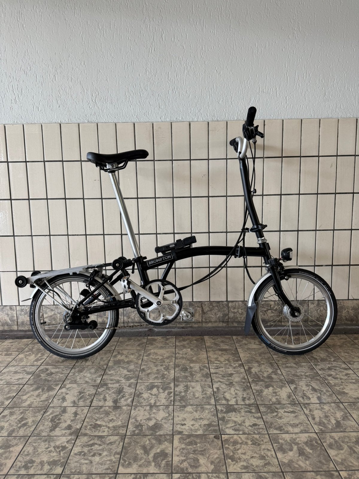 Zwarte Brompton H6R in prima staat, Fietsen en Brommers, Ophalen, Brompton, Velgrem, Versnellingen