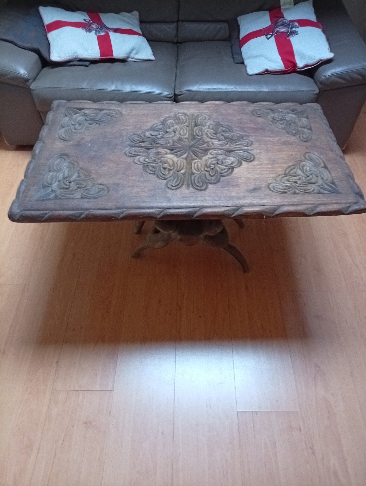 koloniale salontafel, Ophalen
