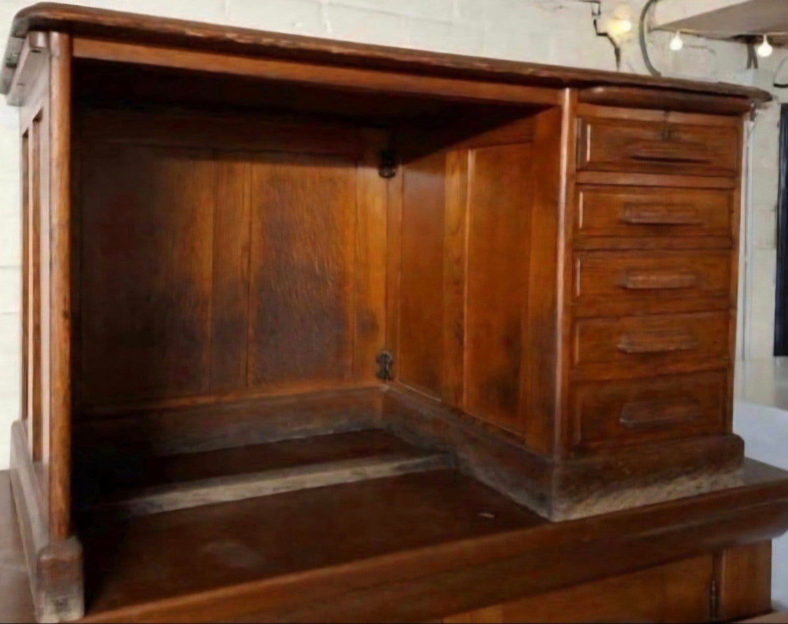 Antieke houten kinderbureau, Ophalen