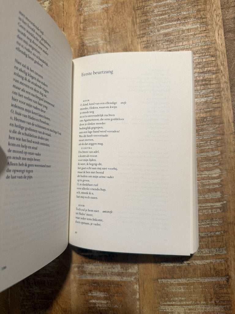 Een familie, acht tragedies - Aischylos, Sofokles, Euripides, Ophalen of Verzenden, Zo goed als nieuw, Aischylos, Sofokles, Euripides