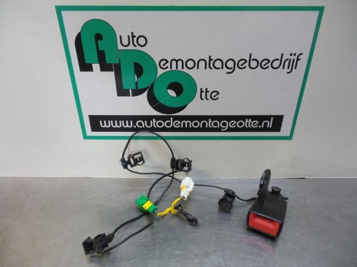 Insertion ceinture de sécurité arrière droite d'un Alfa R, -, 3 mois de garantie, Utilisé, Alfa Romeo