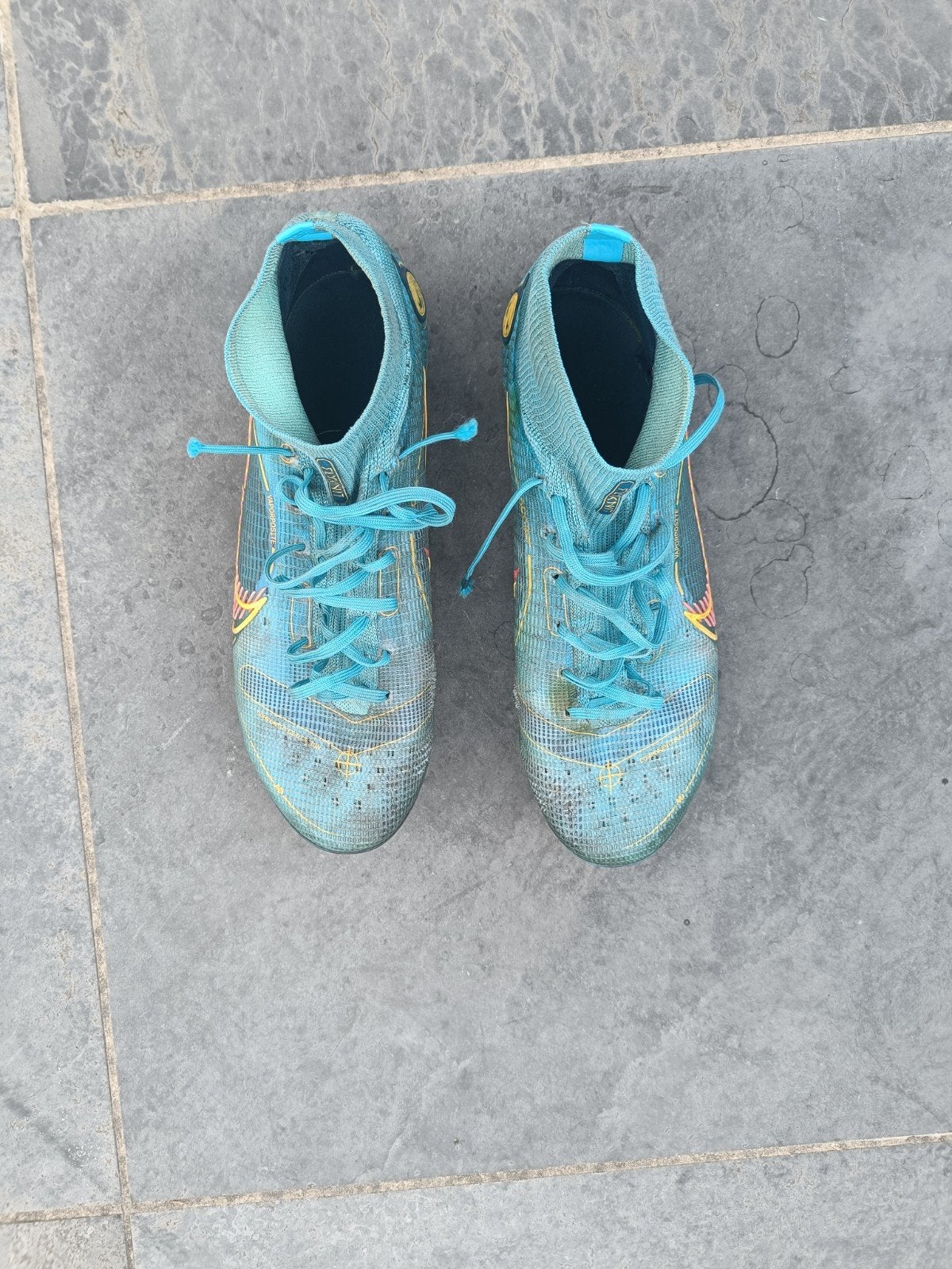 Nike mercurial voetbalschoenen, Ophalen