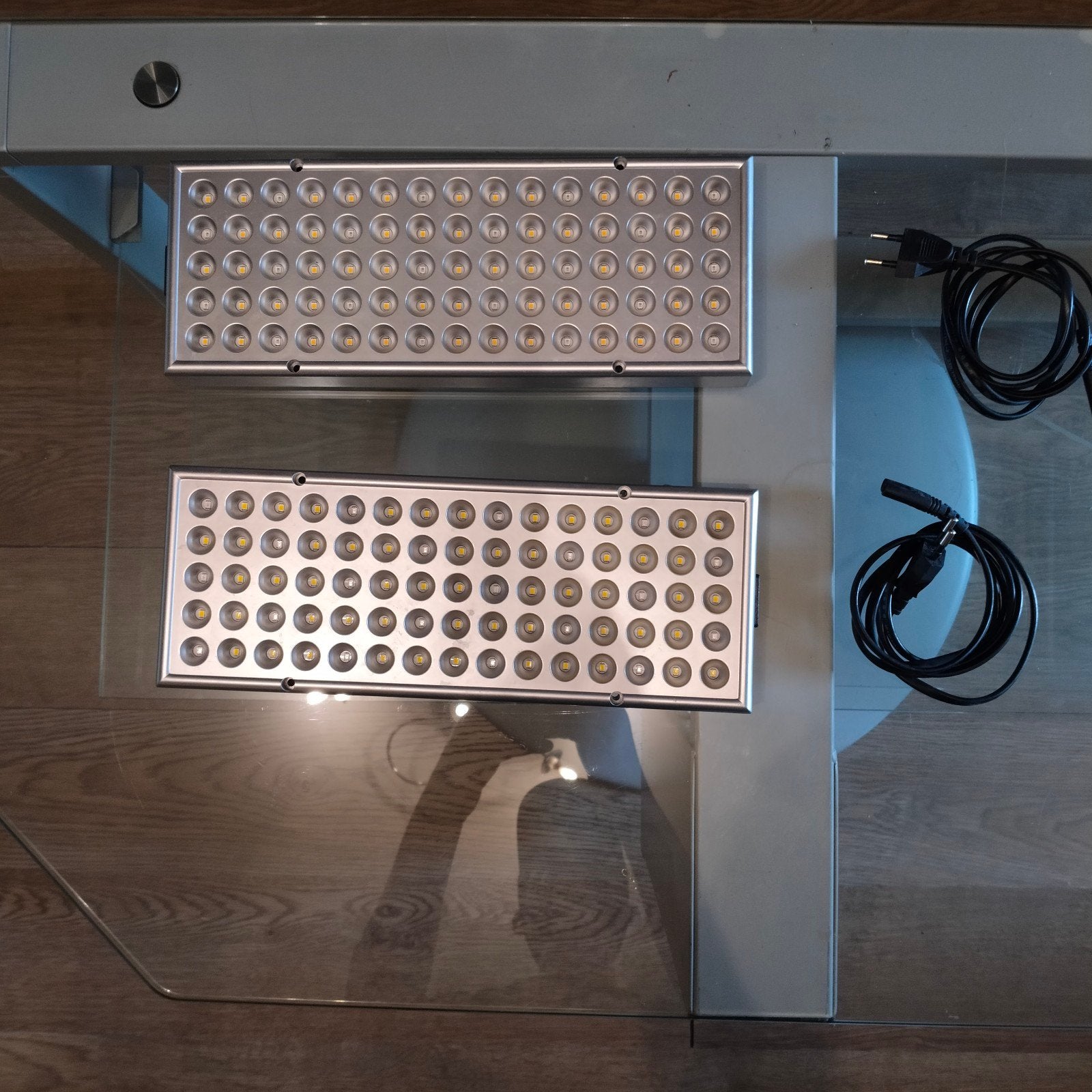 2 groei led lampen z.g.a.n, Ophalen