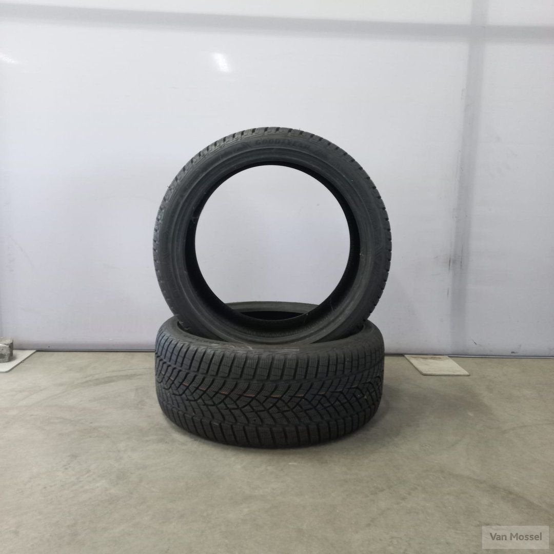 Goodyear Ultra Grip 225/40/R18 92V, 18 inch, Gebruikt, -, -