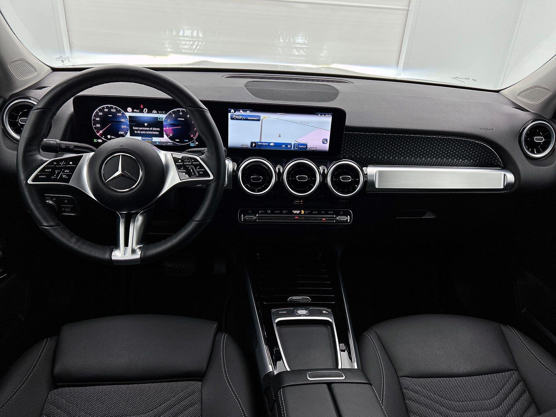 Mercedes-Benz GLB-Klasse 220 4MATIC Luxury Line Distronic |, Auto's, Automaat, Dealer onderhouden, 4 cilinders, Zwart