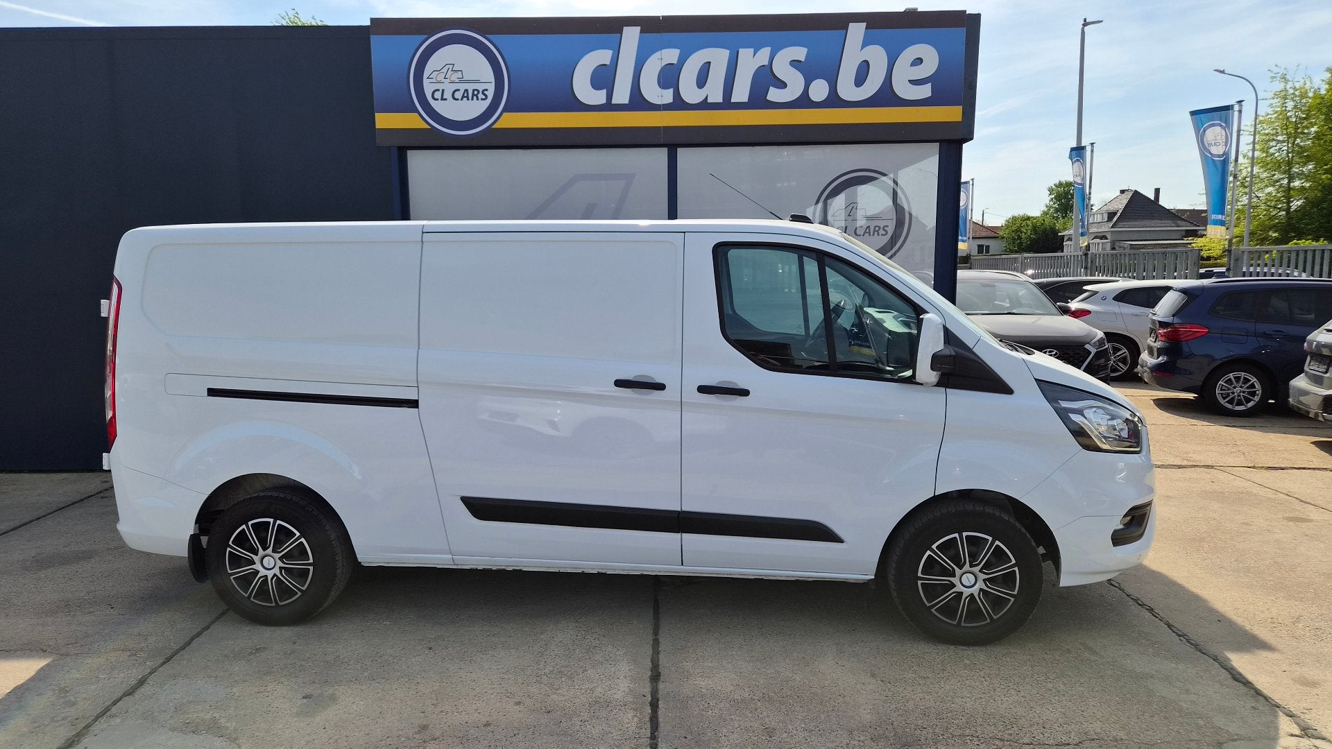 Ford Transit Custom 2.0D/Euro6/L2/Navi/Cam/Cc/Bt/Trekhaak/19, Auto's, Bestelwagens en Lichte vracht, Stof, Euro 6, https://public.car-pass.be/vhr/08c53691-e0a4-4f88-847f-6c2080de5e18