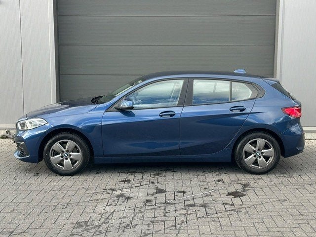 BMW 116I LED navigatie cruise controle, Voorwielaandrijving, Dealer onderhouden, Geheel digitaal combi-instrument, Blauw