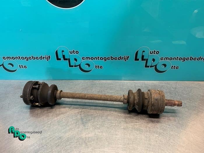 Arbre de transmission arrière gauche d'un Mercedes 190E/D (, Autos : Pièces & Accessoires, Freins & Transmission, Mercedes-Benz