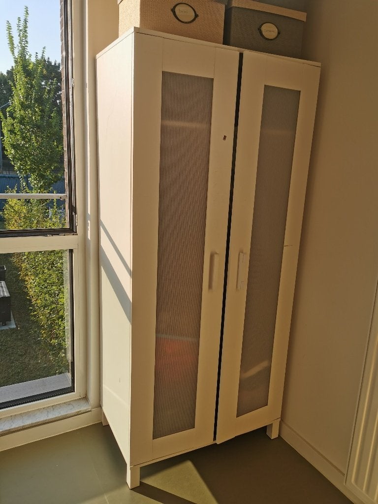 Armoire en bois blanc IKEA, 25 à 50 cm, Avec tablette(s), Moins de 150 cm, Comme neuf