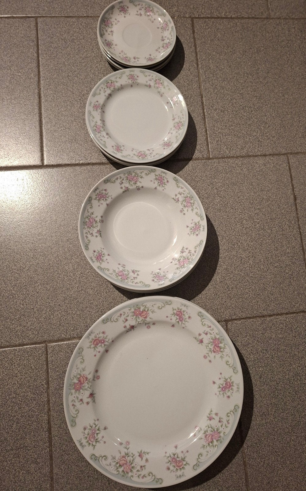 assiettes, Maison & Meubles, Enlèvement ou Envoi, Assiettes(s)