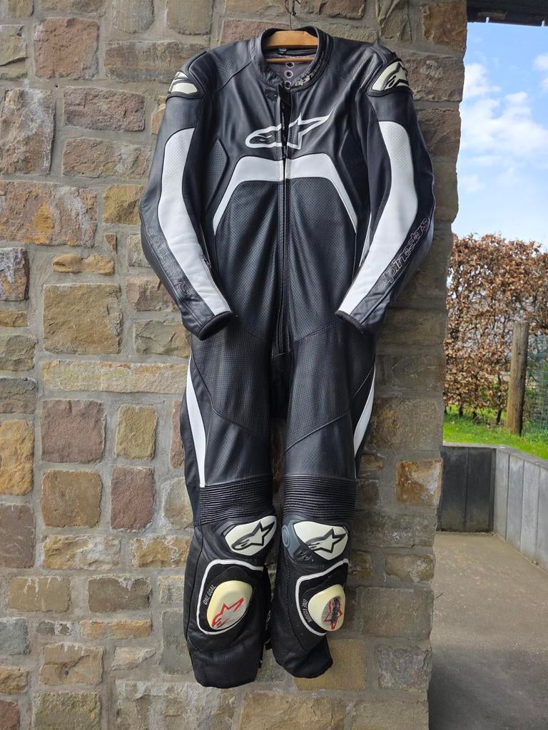 Combinaison alpinestars, Enlèvement, Combinaison