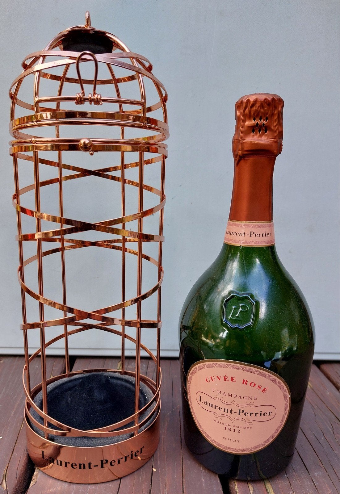 Laurent-Perrier Cuvée Rosé Champagne Dummy in Kooi (34 cm), Verzamelen, Ophalen