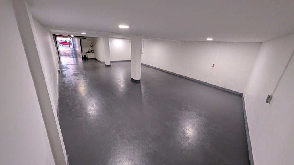 DEPOT de 116 m2 avec cave 30 m2, Bruxelles
