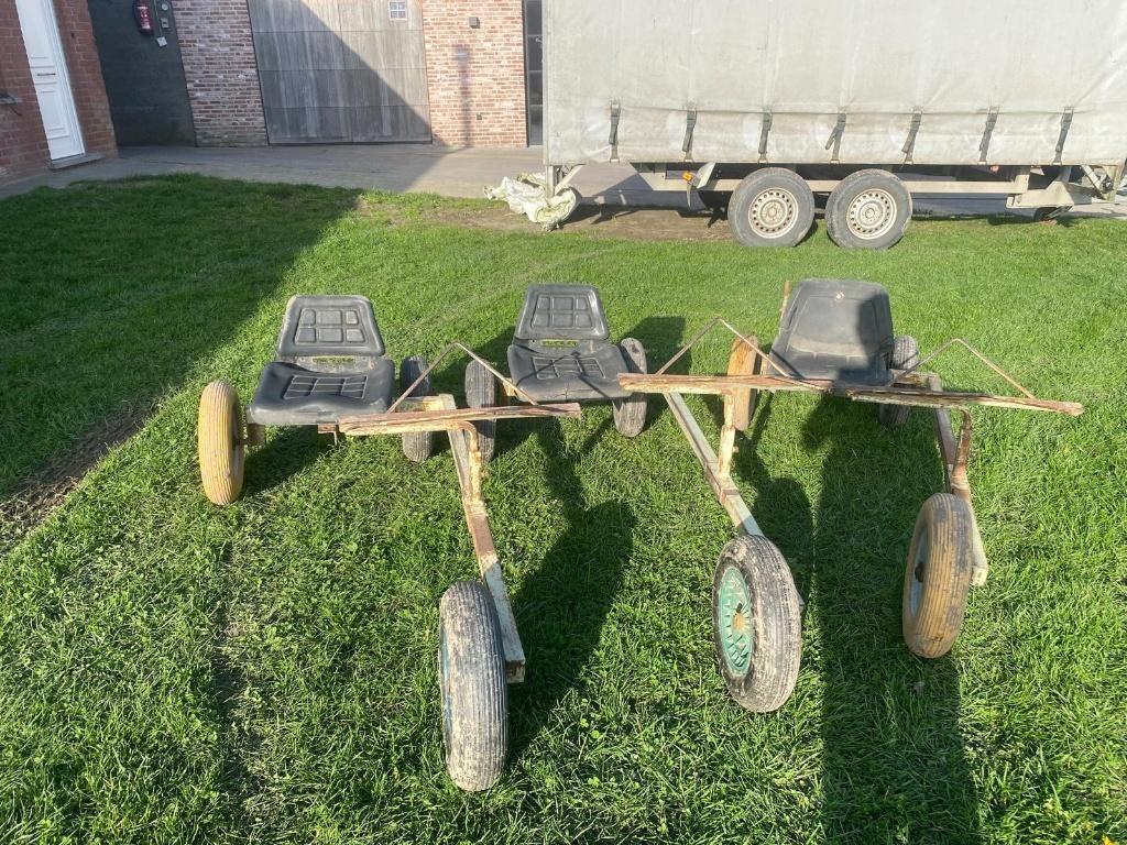 Karren om prei/ peterselie op ruggen te planten, Ophalen
