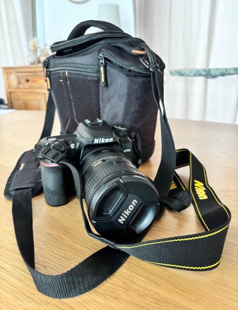 Nikon d7500 et/ou objectif 18-200mm, Audio, Tv en Foto, Fotocamera's Digitaal, Ophalen, Zo goed als nieuw, Spiegelreflex, Nikon