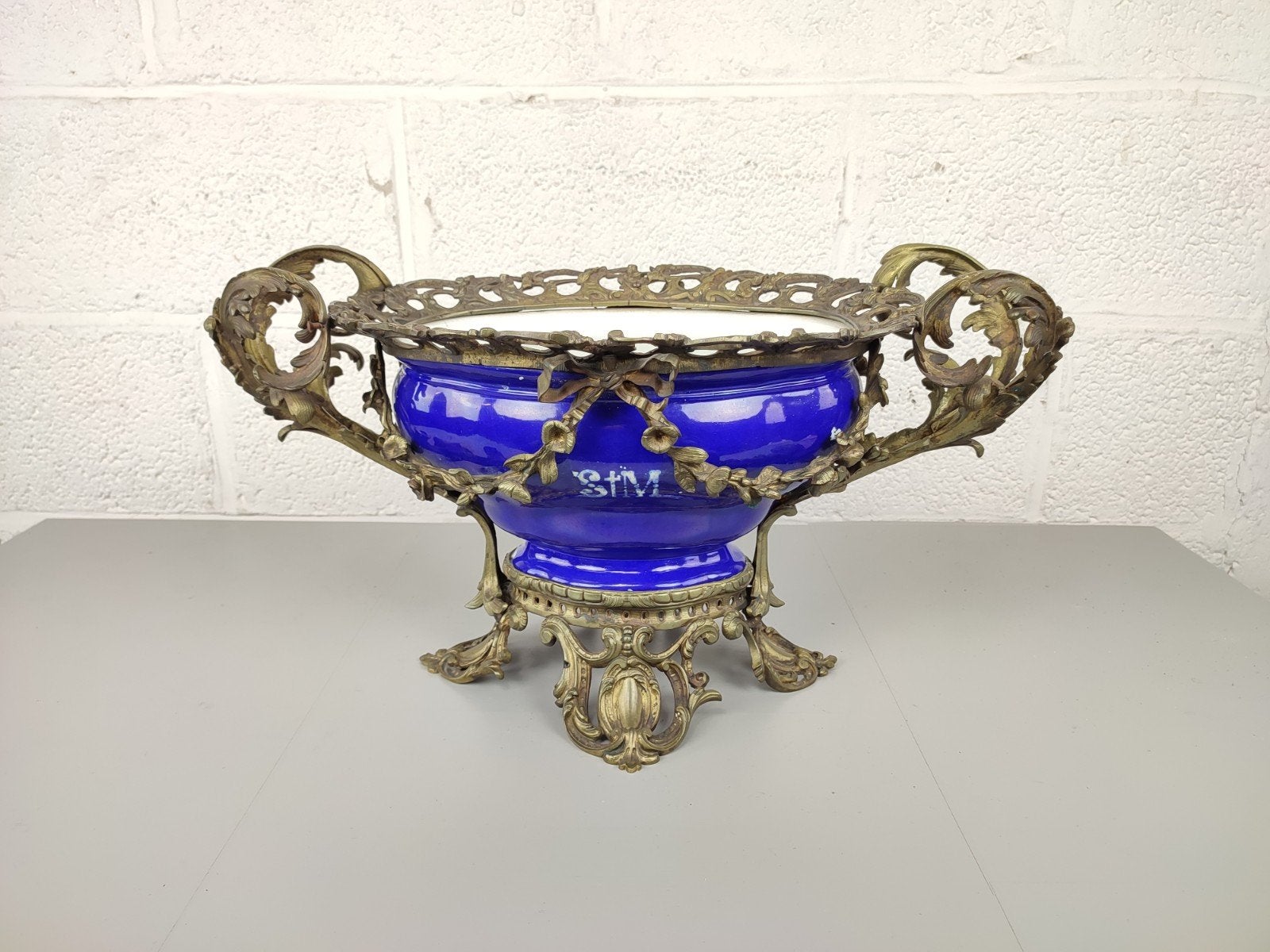Prachtige grote antieke coupe in brons en porselein, Antiquités & Art, Antiquités | Bronze & Cuivre, Bronze, Enlèvement