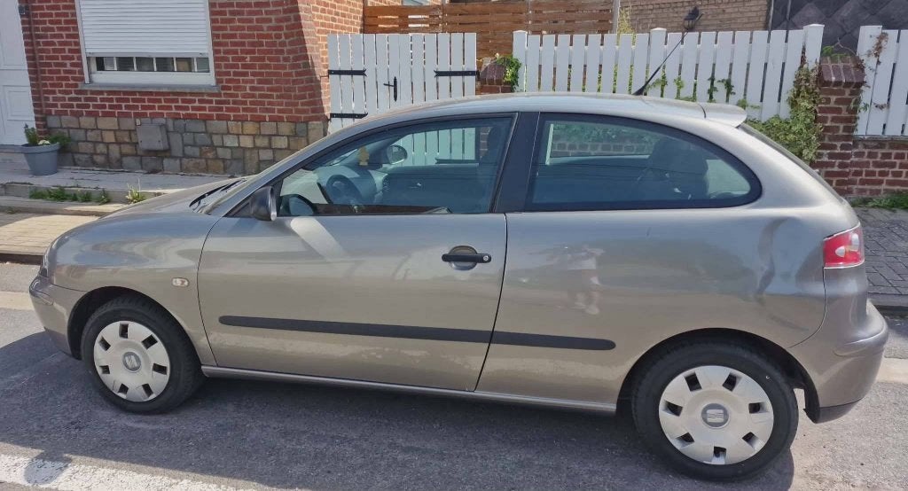 Voiture SEAT ibiza 1.9 sdi, Auto's, Volkswagen, Stof, Elektrische ramen, Particulier, Zilver of Grijs