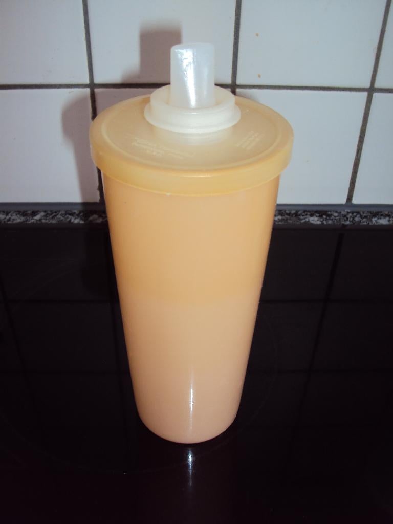 Tupperware, grote retro beker met "drinktuitje"Sixties, Ophalen of Verzenden, Gebruikt
