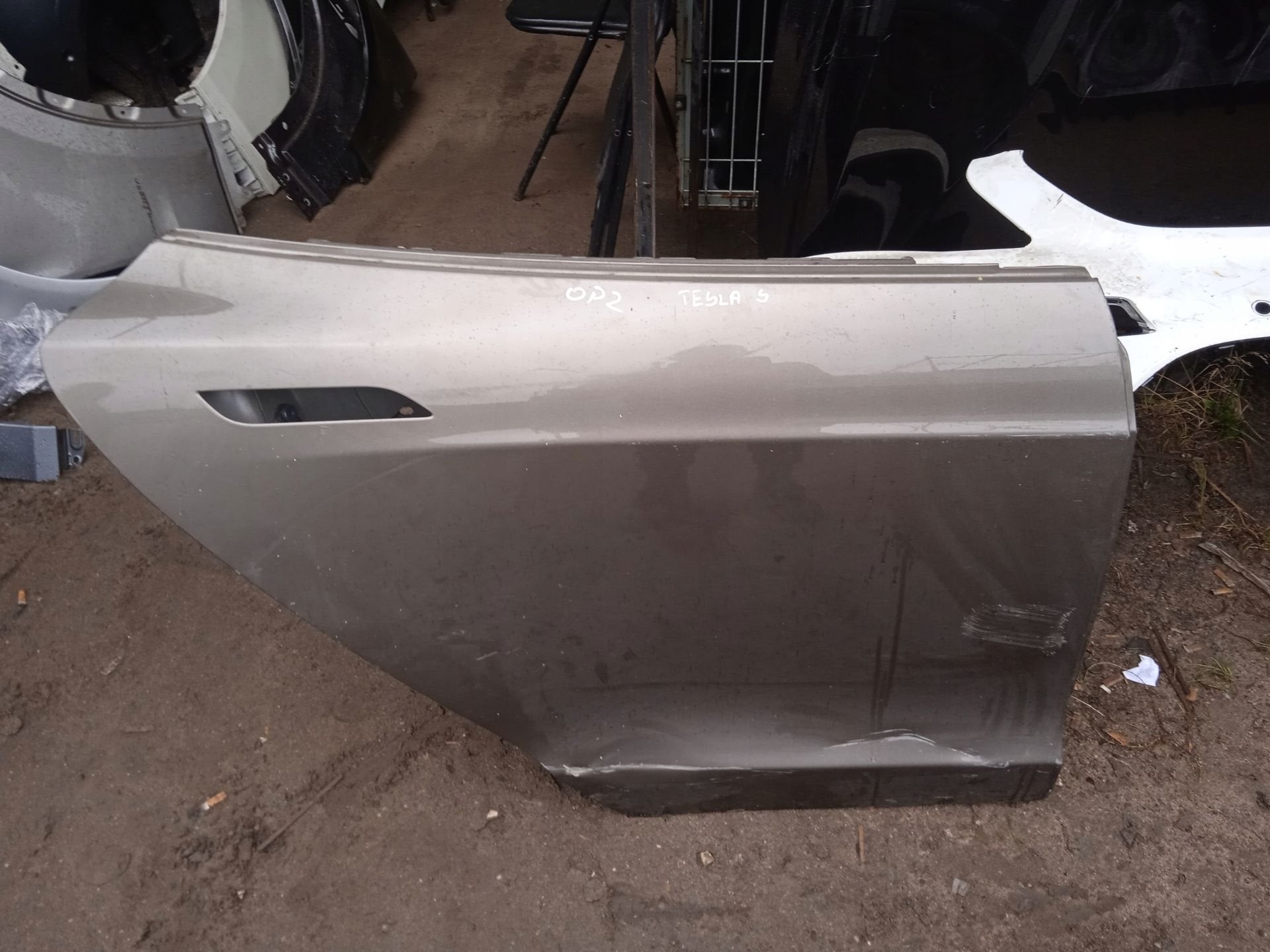 Tesla S Portier Rechts, Deur, Tesla, Inc., Tesla Road 1
78725  Austin, Gebruikt