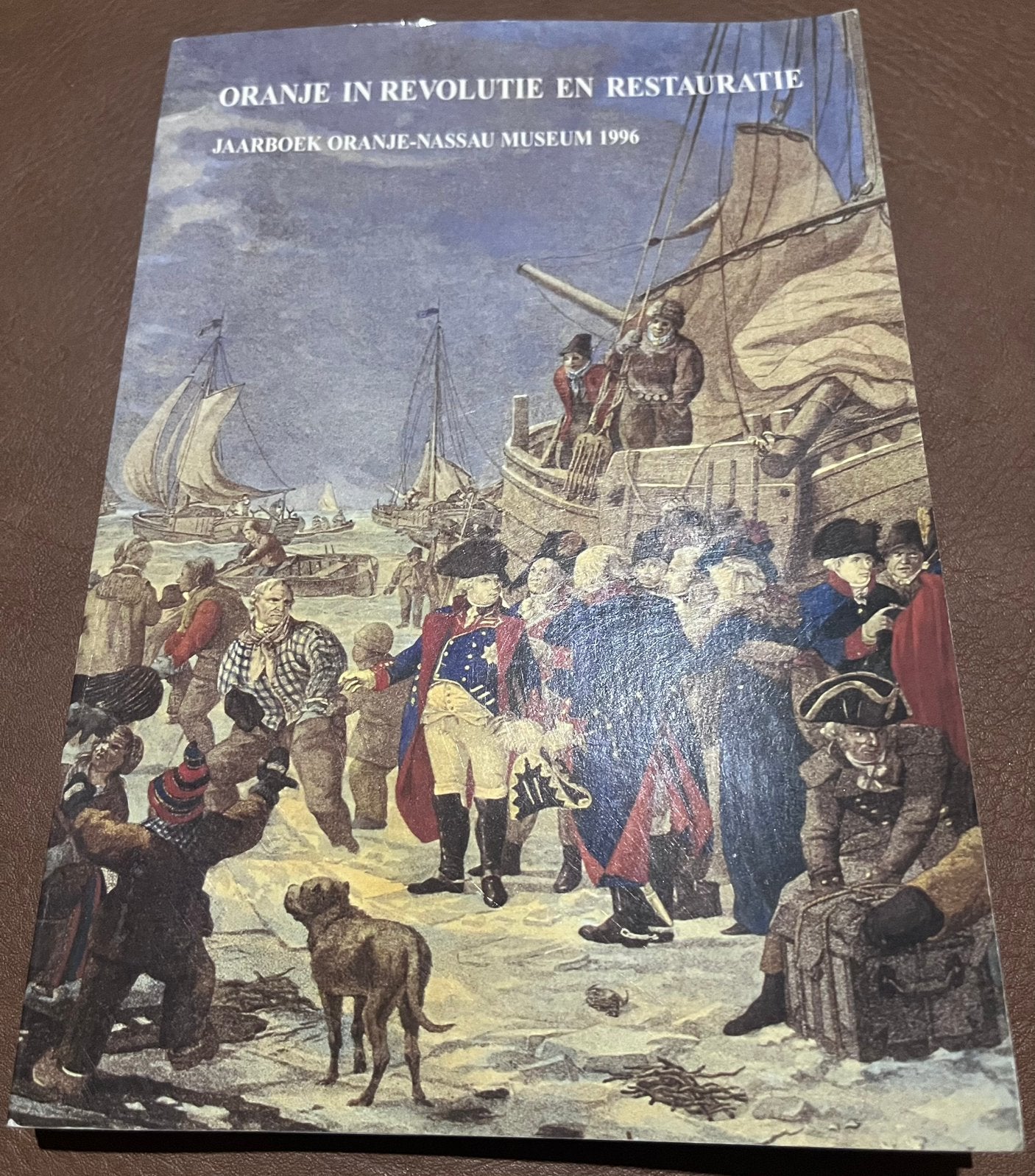 Jaarboek Oranje - Nassau museum 1996 - Oranje in revolutie…., Boeken, Ophalen of Verzenden, Gelezen