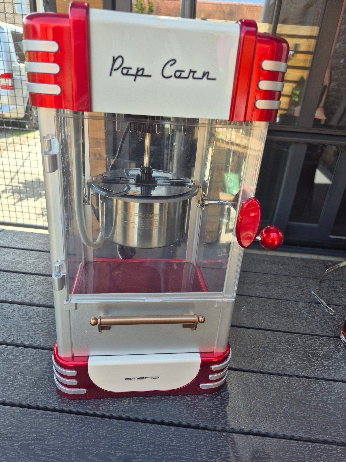 Popcorn machine, Ophalen