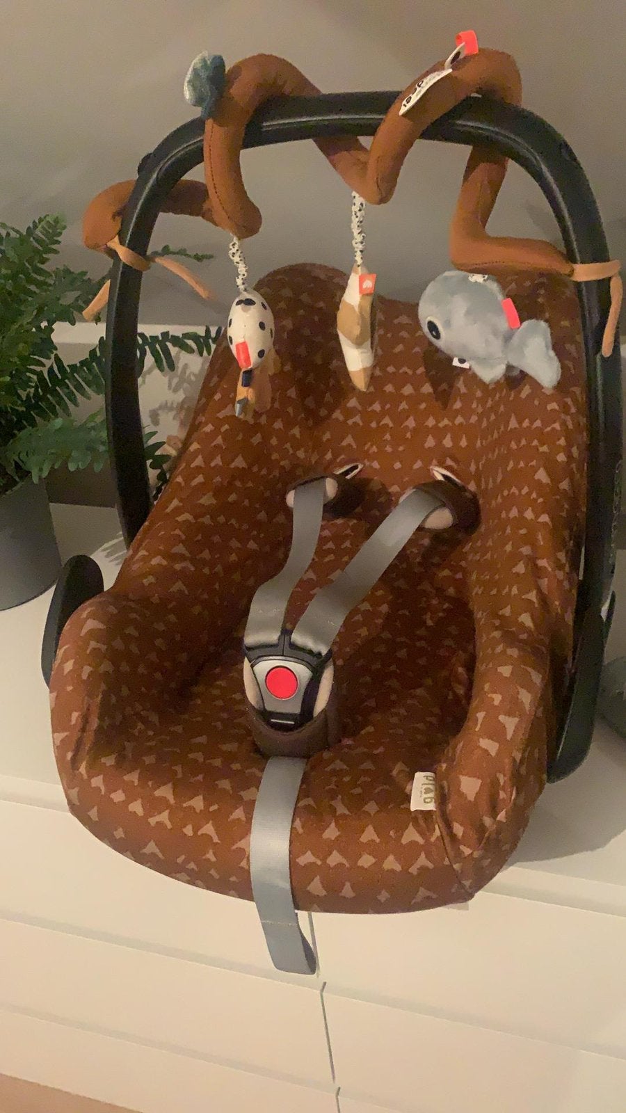 Maxi cosi pebble en 2 hoezen, Enfants & Bébés, Sièges auto, Enlèvement, Comme neuf