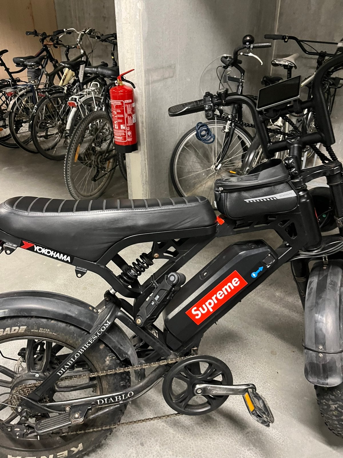 V20 pro zo goed als nieuw prijs kan besproken worden, Ophalen, Zo goed als nieuw