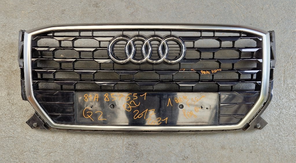 CALANDRE AUDI Q2 2017 2020 grille pare choc avant 81A857651, Enlèvement, Avant, Audi