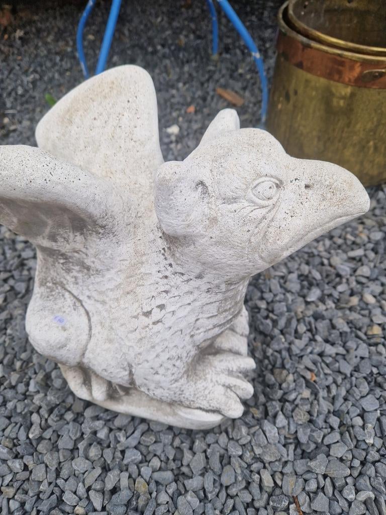 Gargouille in witsteen  €40, Ophalen