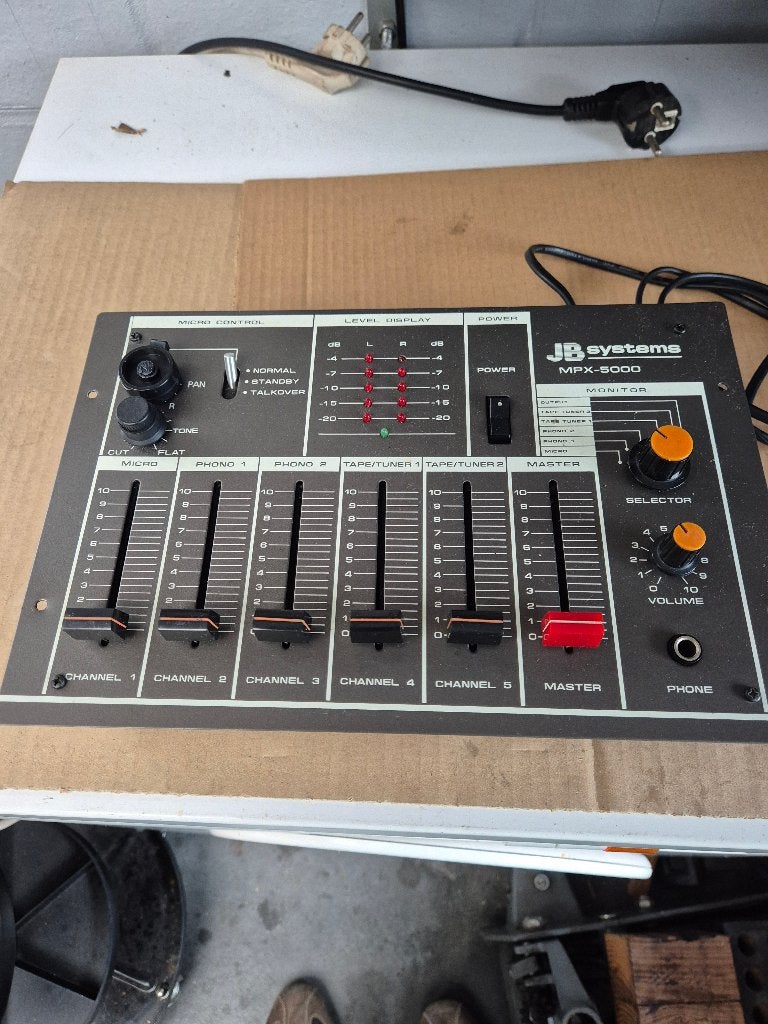 Monacor MPX 5000 mengtafeltje stereo 5 kanaal, Muziek en Instrumenten, Ophalen of Verzenden, Gebruikt, 5 tot 10 kanalen, Microfooningang