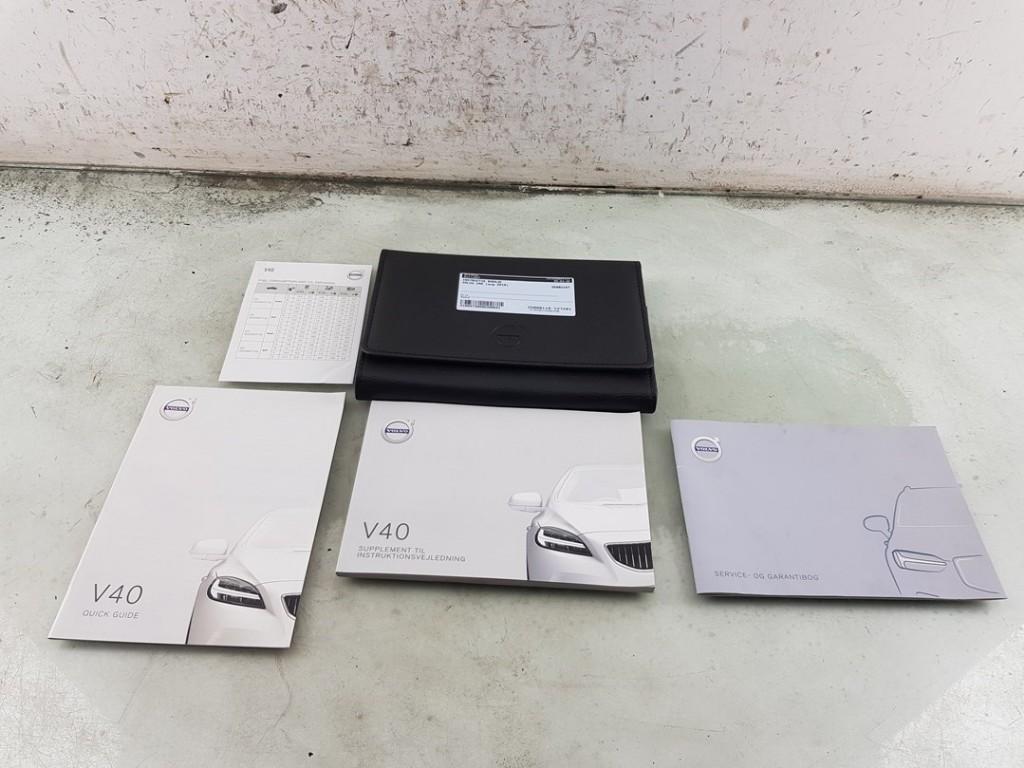 MANUEL UTILISATEUR Volvo V40 (MV) (01-2012/08-2019), Utilisé, Volvo
