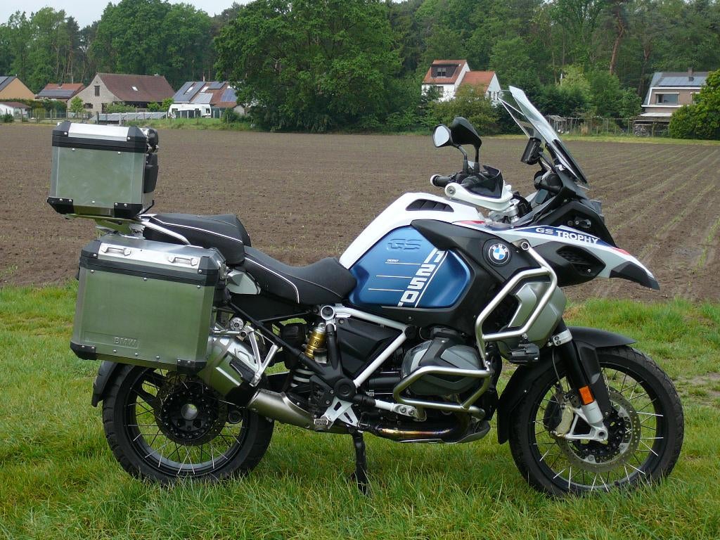 BMW R 1250 GS ADVENTURE TROPHY VERLAAGD/SURBAISSEE, 2 cilinders, Occasion, 1254 cc, Handvatverwarming