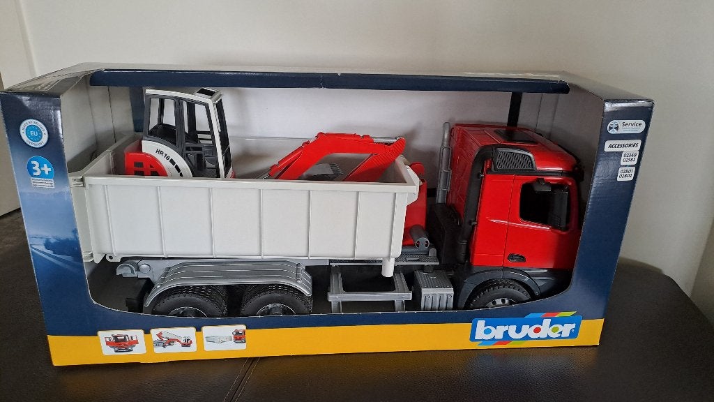 Bruder vrachtwagen met rolcontainer, Ophalen, Zo goed als nieuw