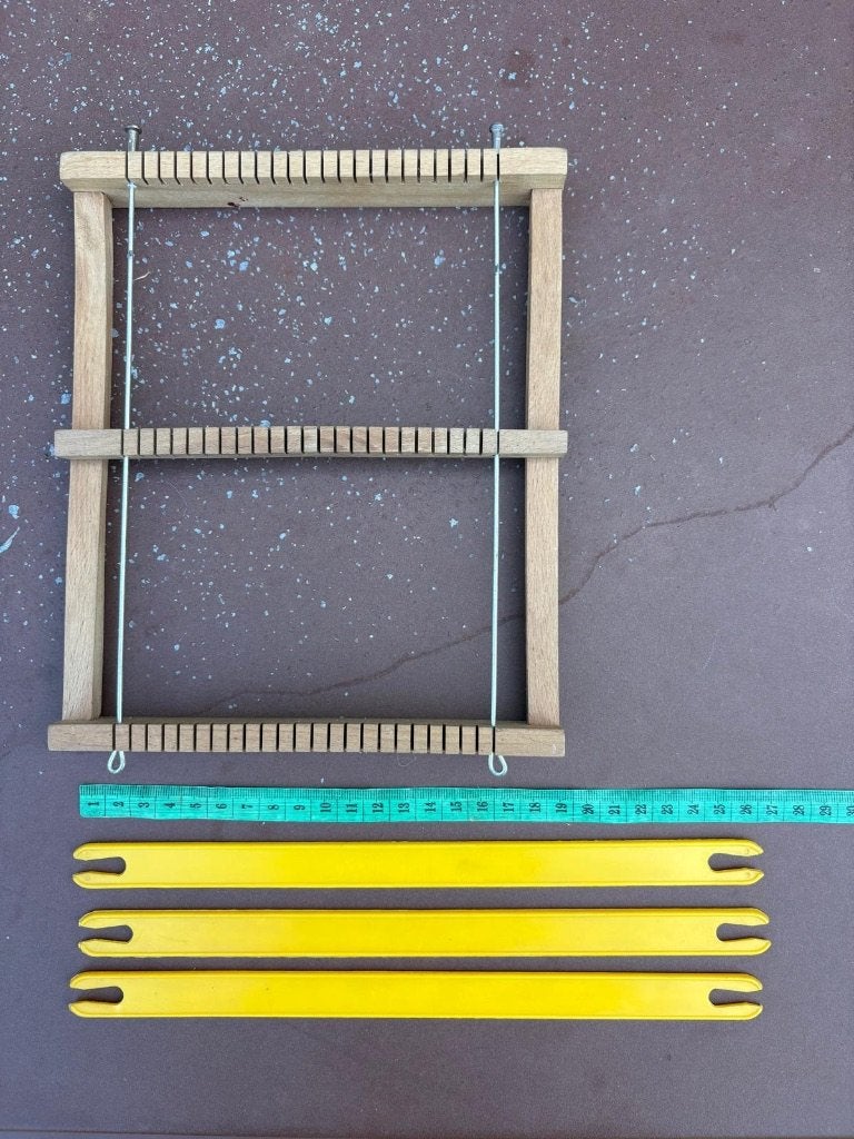 Klein houten raamweefgetouw / weefraam met weefspoelen, Hobby en Vrije tijd, Spinnewielen en Spinnen, Ophalen, Gebruikt, Overige typen