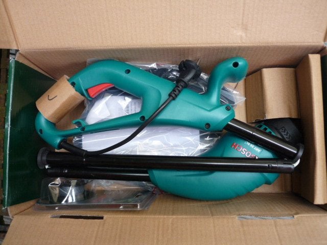 NIEUW BOSH-bosmaaier + een spoel draad, Tuin en Terras, Nieuw, Ophalen of Verzenden, 10 tot 30 cm, Bosch