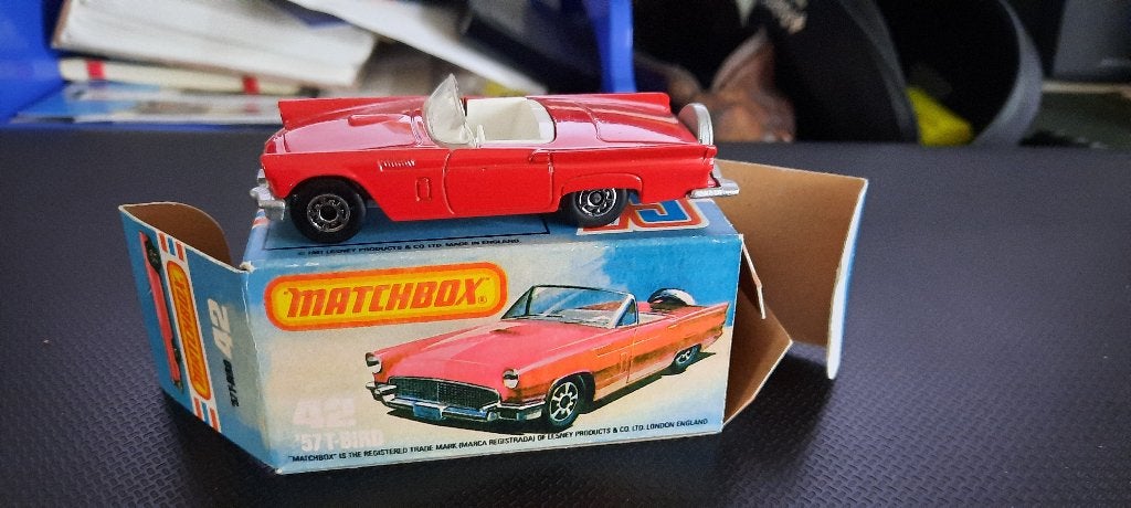 Matchbox #42 '57 T-Bird + Reprobox, Ophalen of Verzenden, Zo goed als nieuw, Auto, Matchbox