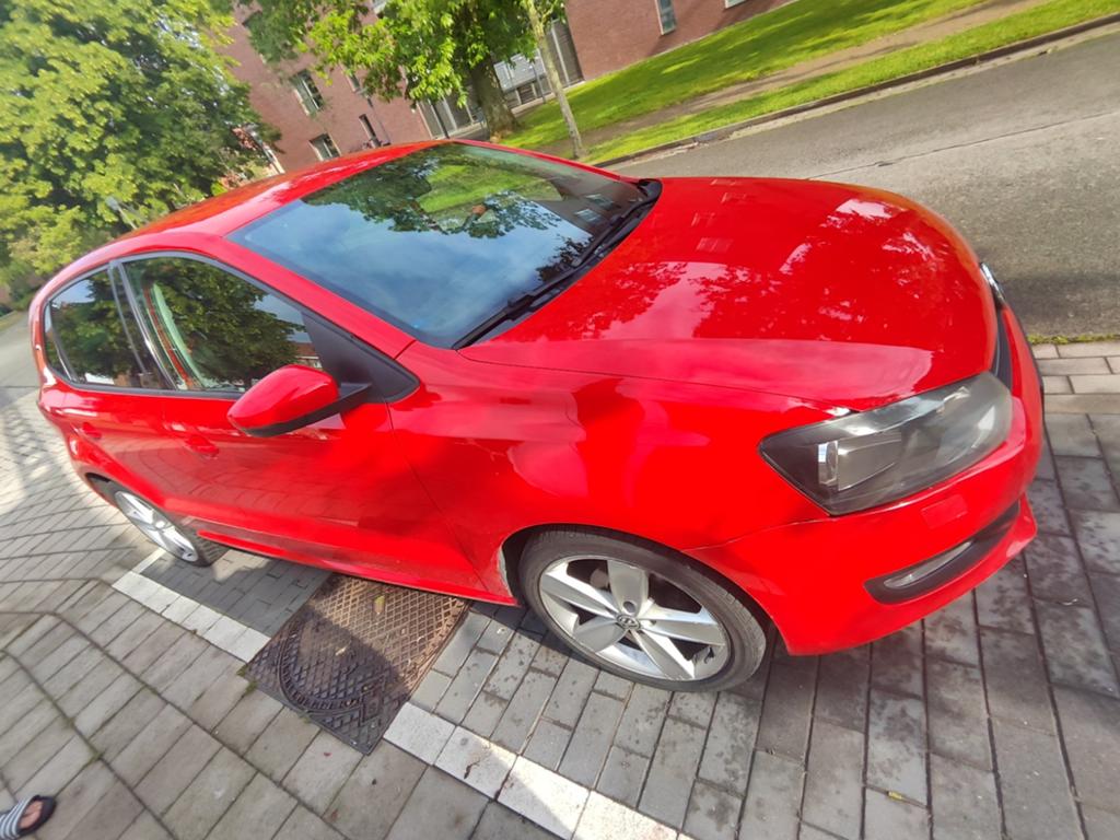 Volkswagen polo essence 135000km, Auto's, Euro 5, Particulier, Rood, Handgeschakeld