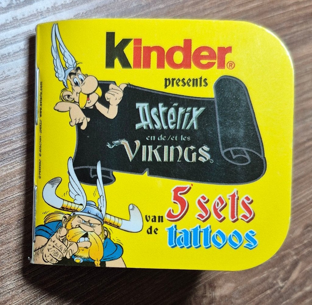 Collector boekje Tattoos van Asterix en de Vikingen, Verzamelen, Stripfiguren, Ophalen of Verzenden, Asterix en Obelix, Zo goed als nieuw
