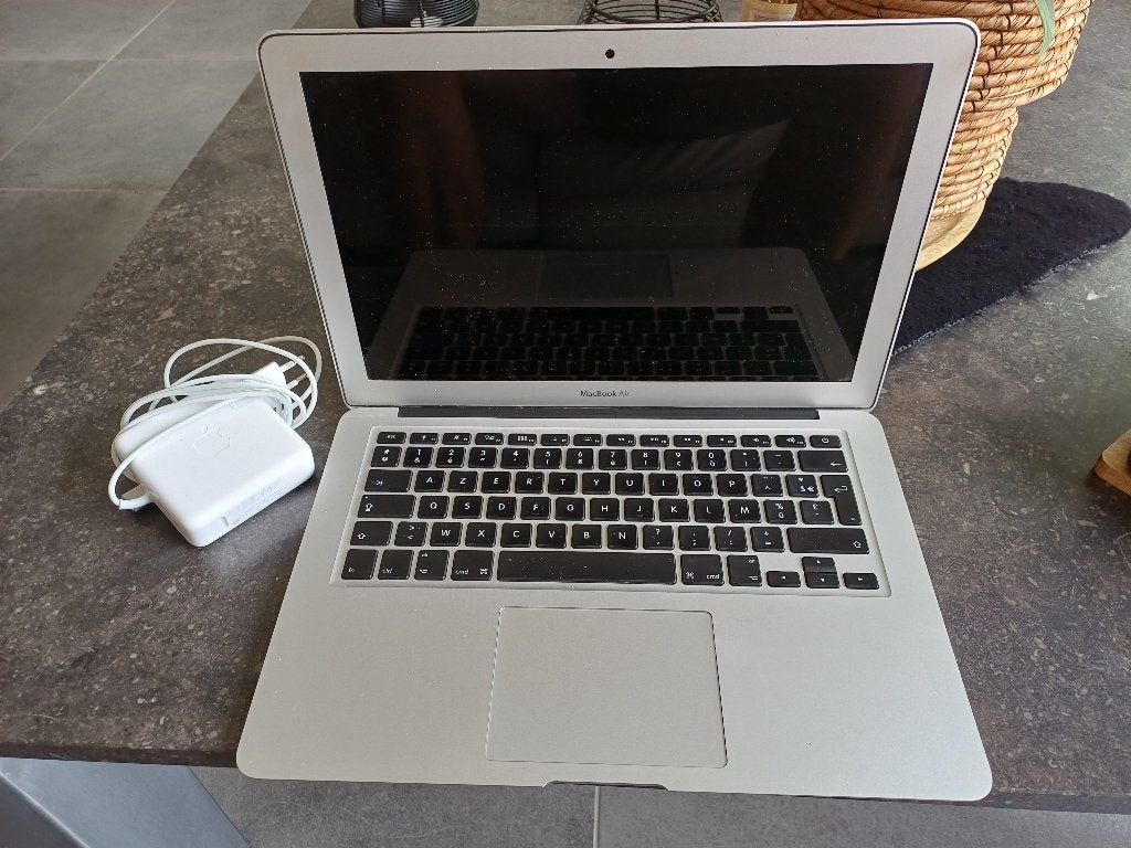 MacBook Air, Informatique & Logiciels, 13 pouces, Utilisé, Azerty, 4 GB