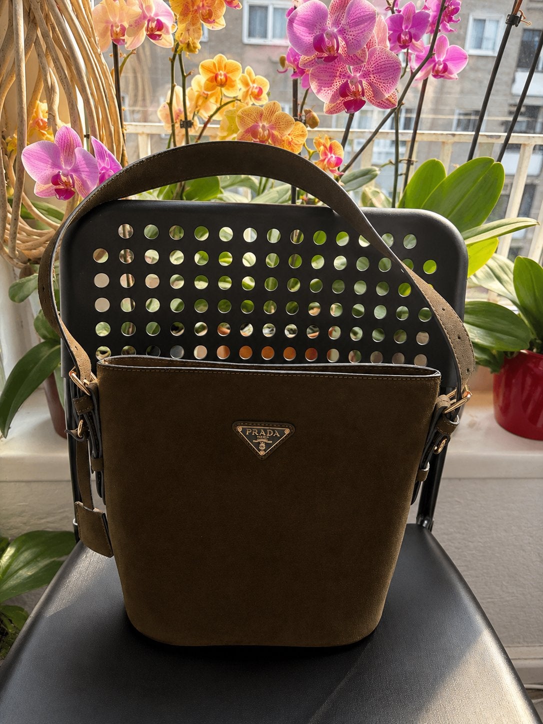 Prada tas, Handtassen en Accessoires, Tassen | Schoudertassen, Ophalen of Verzenden, Zo goed als nieuw