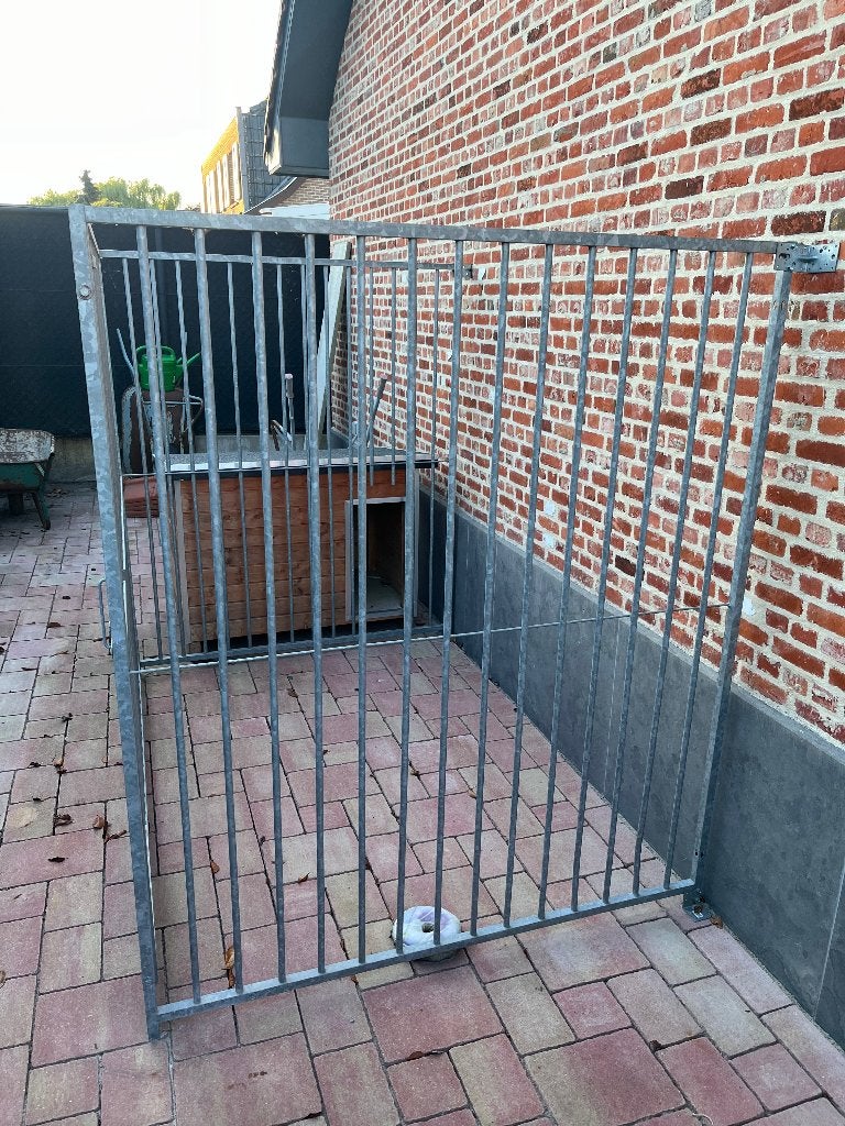 Hondenren met hondenhok, Dieren en Toebehoren, Ophalen, 110 cm of meer, 100 cm of meer, Hondenhok