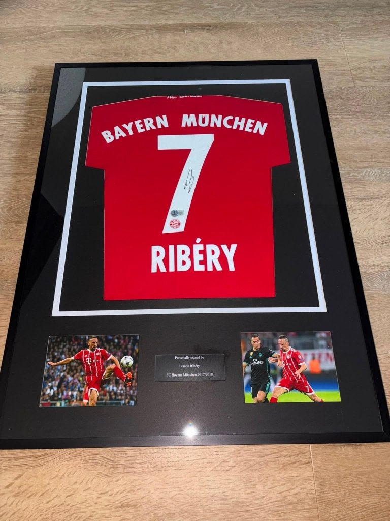 Ingelijst gesigneerd shirt Franck Ribéry Bayern München, Verzamelen, Sportartikelen en Voetbal, Ophalen of Verzenden, Shirt